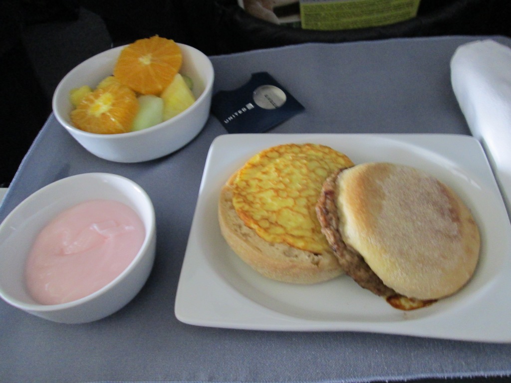 UA1696 IAH/FLL Breakfast