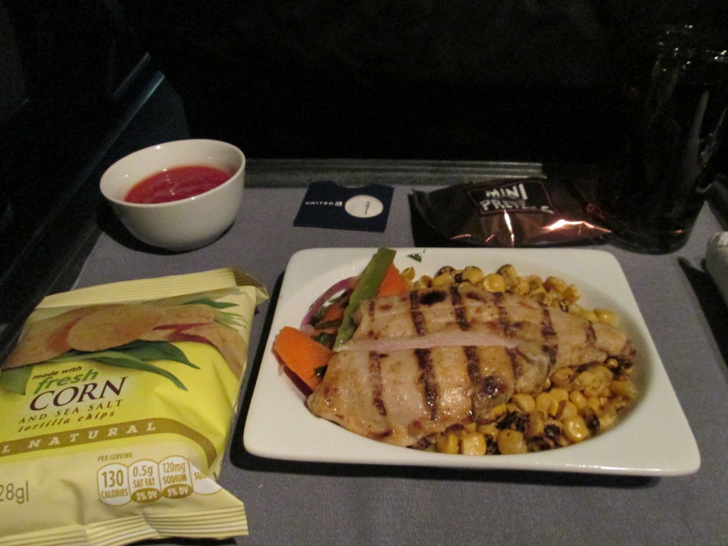 UA518 SEA/IAH Snack