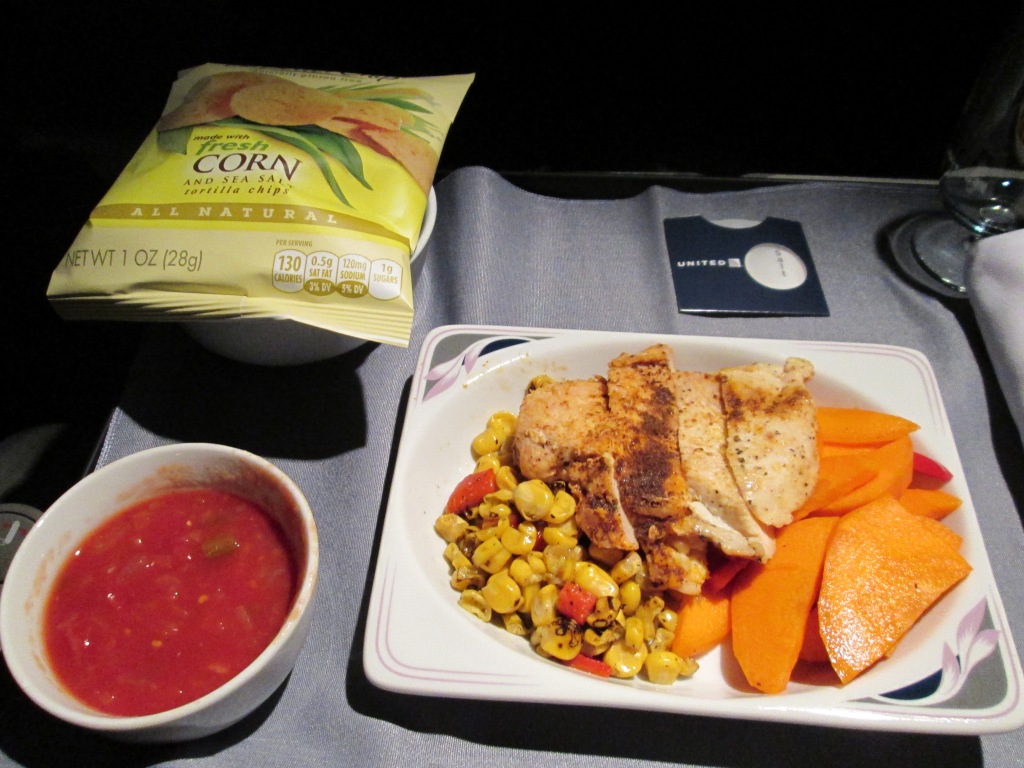 UA608 LAS/CLE Snack